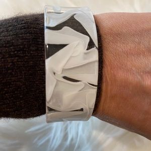 Marbled Lucite Bangle bracelet